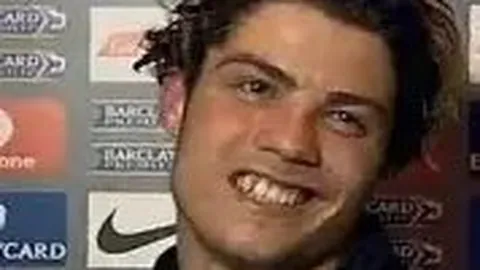 吴亦凡卷入18岁女学生恋情漩涡，女方被指感情不专